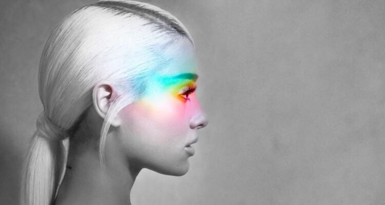 Ariana Grande press photo