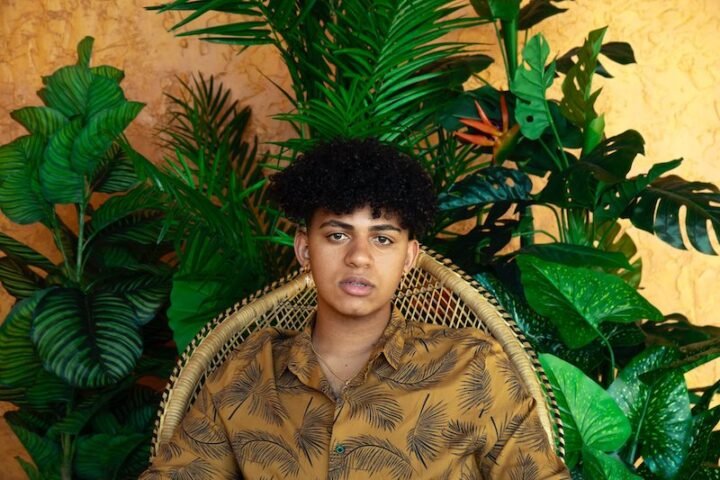 Amir Kelly – “MAUI” press photo