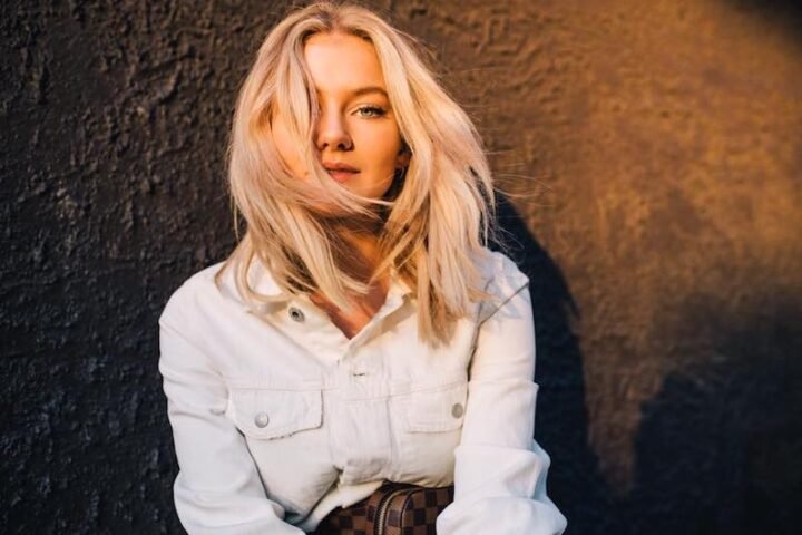 Astrid S press photo in downtown Brooklyn