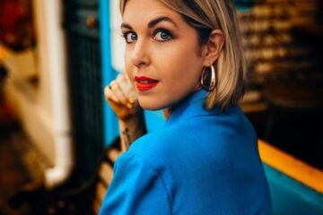 Emily Chambers press photo