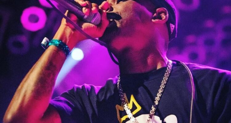 Samy Wats performance photo