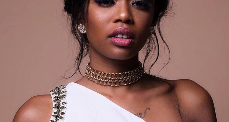 Dominique Young Unique press photo