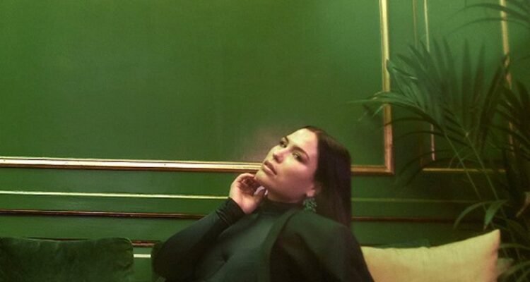 Molly Hammar press photo