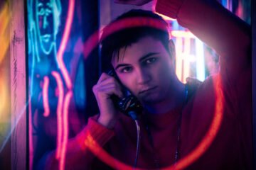 Wes Mason press photo on the phone