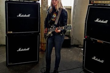 BIRNA – “Shallow” press photo