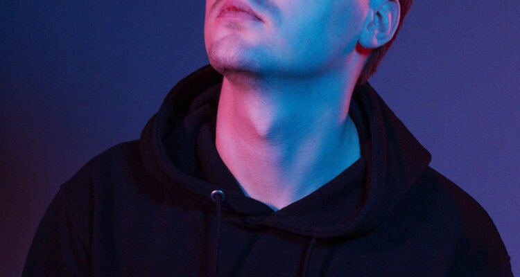 Discrete press photo by Johanna Nordqvist