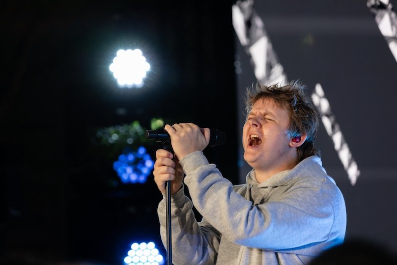 Lewis Capaldi + Apple Apple + Music Up Next Live + Photo by Ashley Verse