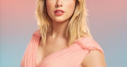 Taylor Swift press photo