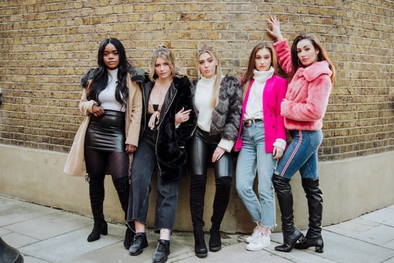 Calyco press photo outside