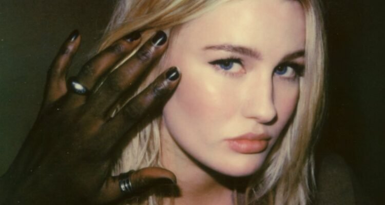 GRAACE - “Hard to Say” photo