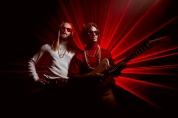 Vargas & Lagola press photo by @ea_czyz