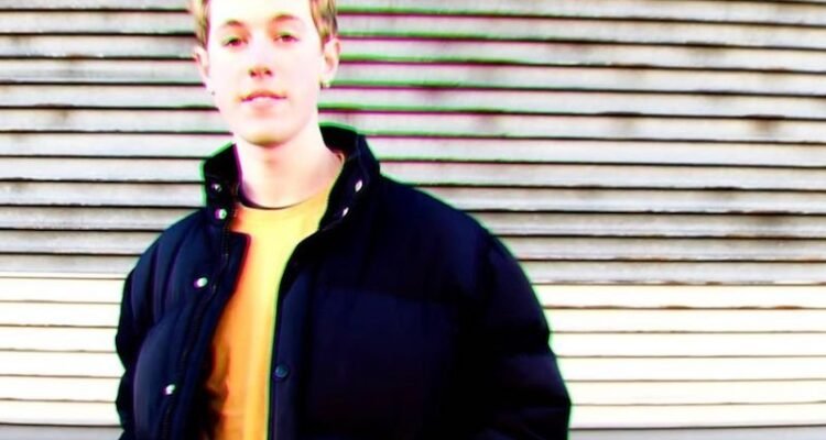 Max Gordon press photo