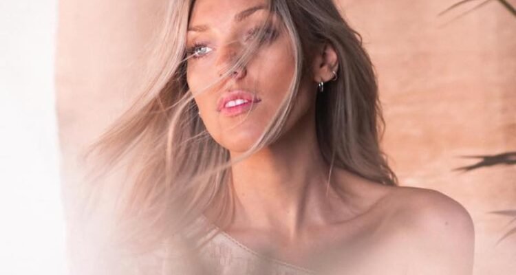 UNDRESSD press photo