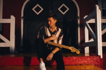 Connor Mac press photo