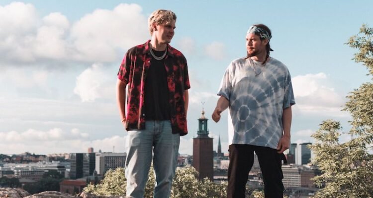 Discrete & KELLYKKE press photo