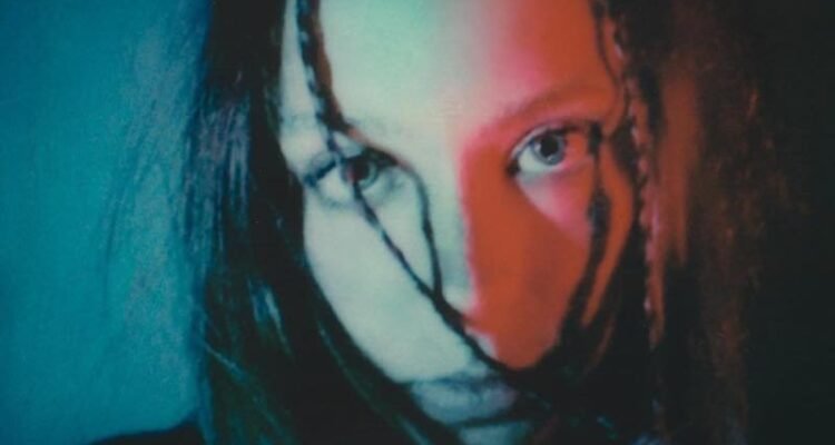 Holly Humberstone press photo