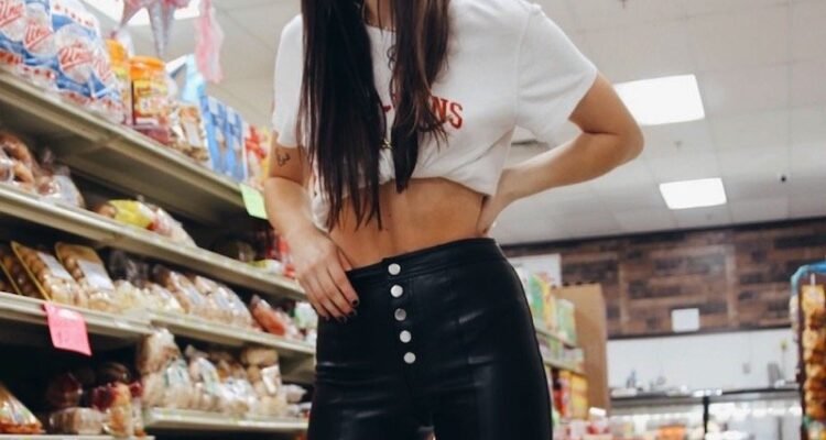 Natalie Carr press photo by Jamie Malynne