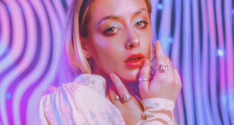 Neia Jane by Holysmoke Photography 3