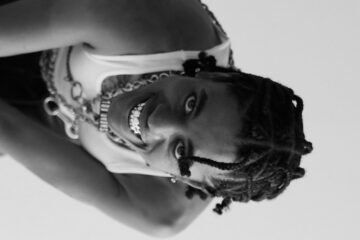 Teezo Touchdown press photo