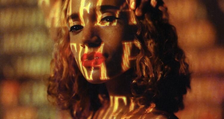 JONES - “Camera Flash” BTS photo