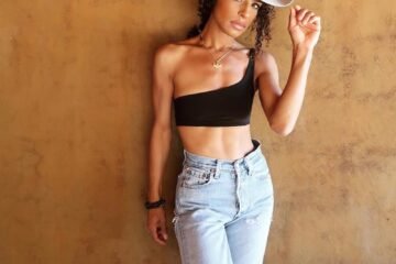 Melody Thornton press photo