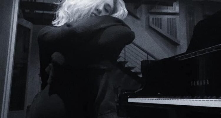 somegirlnamedanna press photo