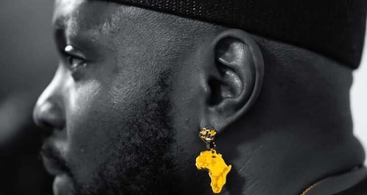 Shirazee press photo