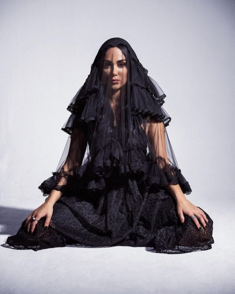 Layla Kardan press photo by Ayaad Damouni - Capital D Studio