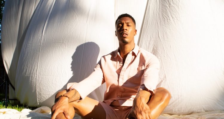 Apollo Mighty press photo outside