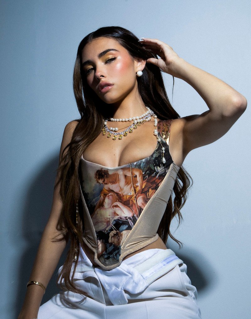 Madison Beer press photo wearing a fashionable outfit 