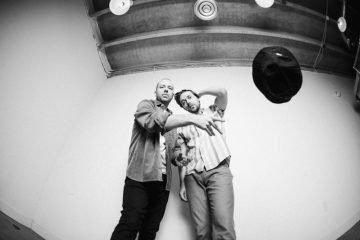 Lone Waves press photo