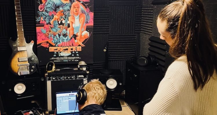 The Lovelines press photo