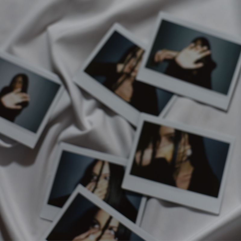 Toryia - “No Favors” song cover art