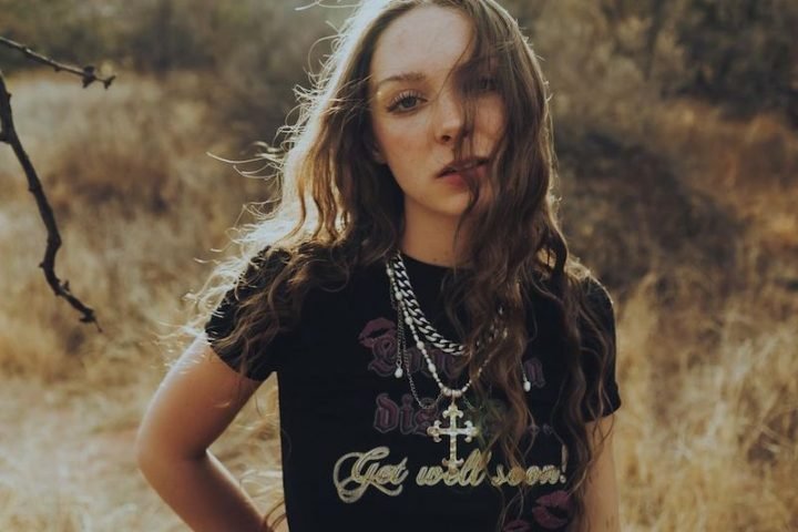 Holly Humberstone press photo