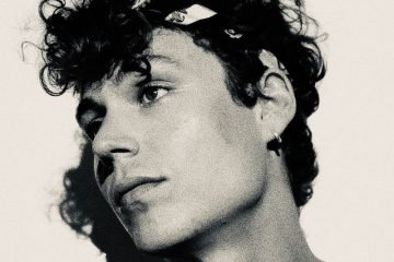 flyckt - “Jonny Boy (Acoustic Version)” photo