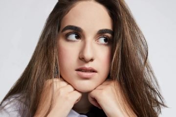 Ava Della Pietra press photo