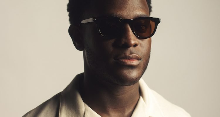 Jon Vinyl press photo