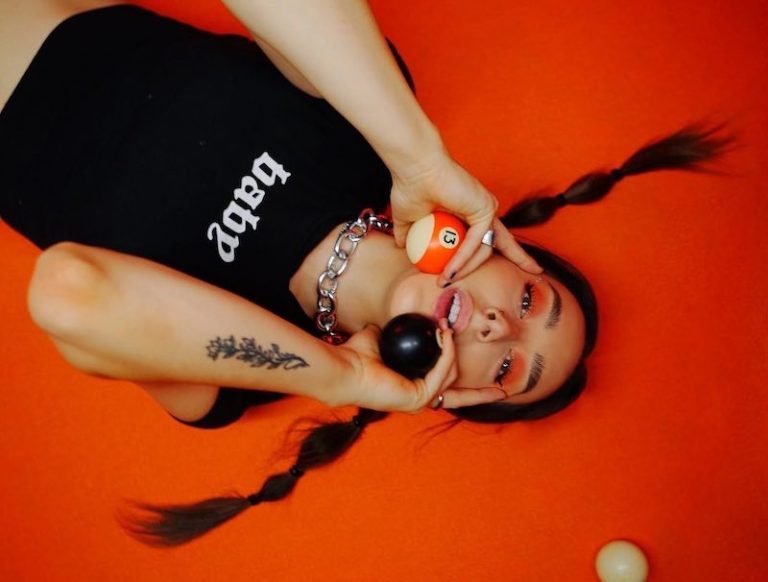 Natalie Carr press photo