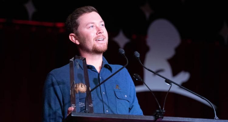 Scotty McCreery press photo