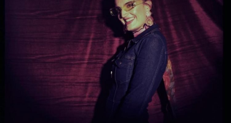 Sophie Faith press photo