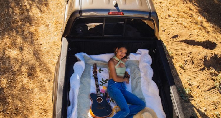 Dolly Ave press photo