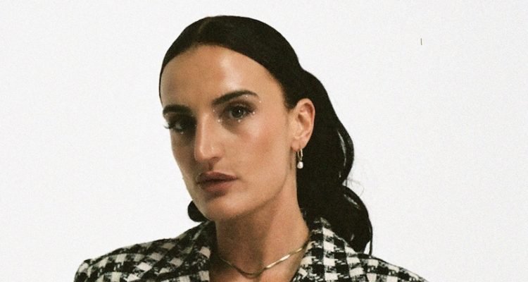 Sophie Faith press photo