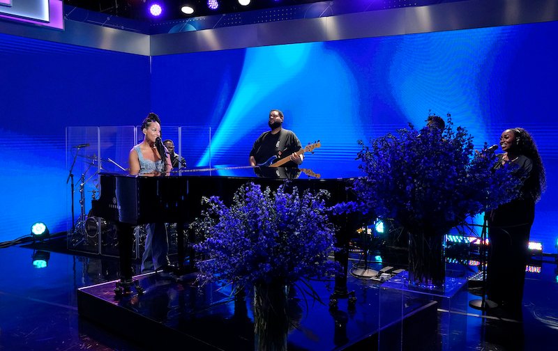 Alicia Keys performs LIVE on ABC’s “Good Morning America