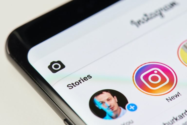 Adding new story on instagram app