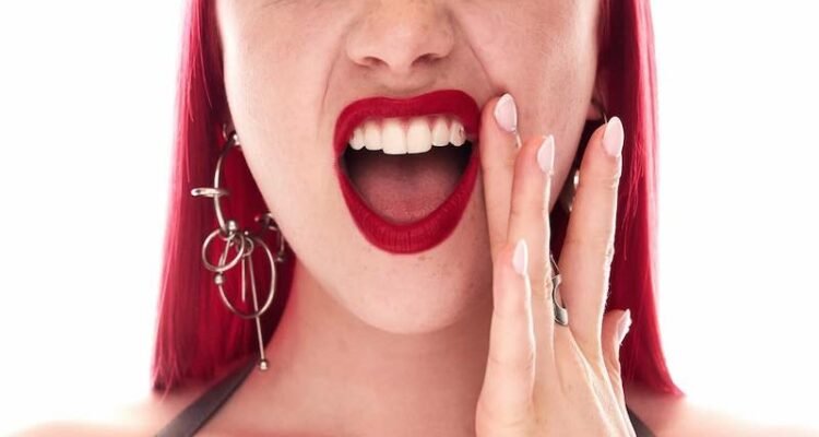 Sophie And The Giants press photo