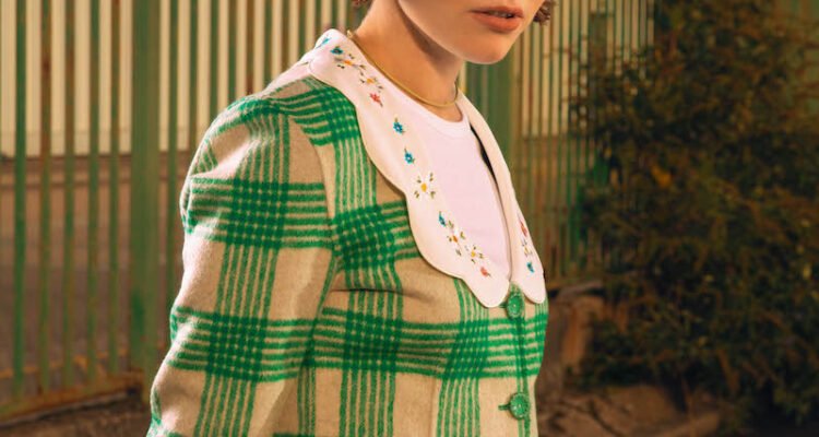 Moli - Funeral press photo