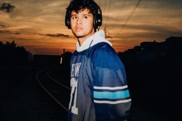 Avry - “Fabrics” EP press photo