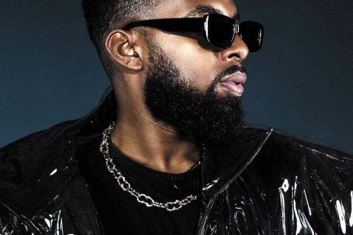 J. Eka press photo #1