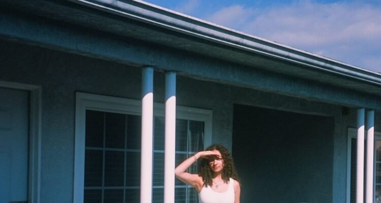 Avery Raquel press photo