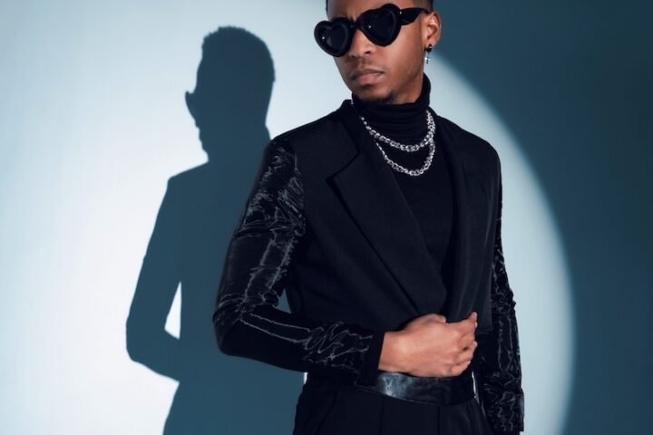 Kevin Ross love in the middle press photo